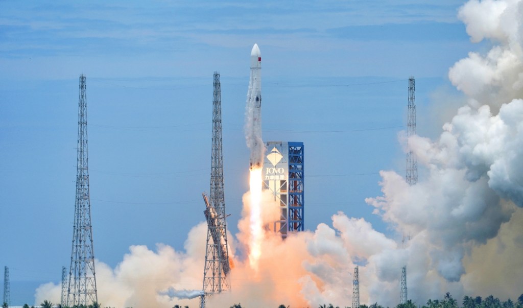 China's reusable Long March 10B takes flight.