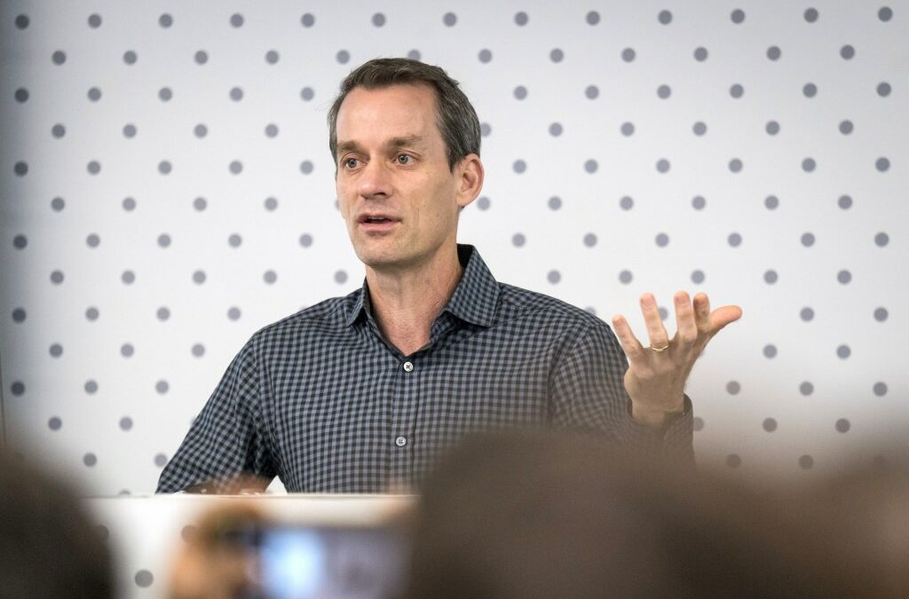 Jeff Dean and other top AI researchers are leaving Google to launch their own startup