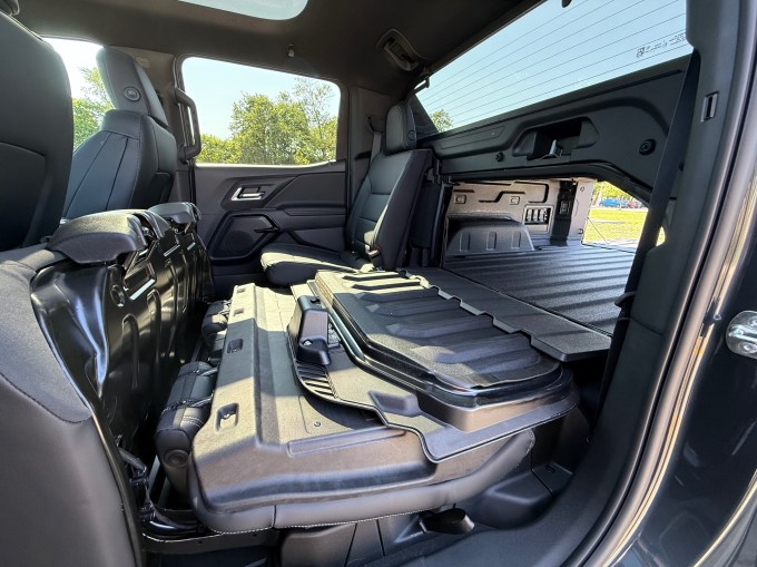 silverado-ev-midgate A folding partition separates the cabin from the bed.