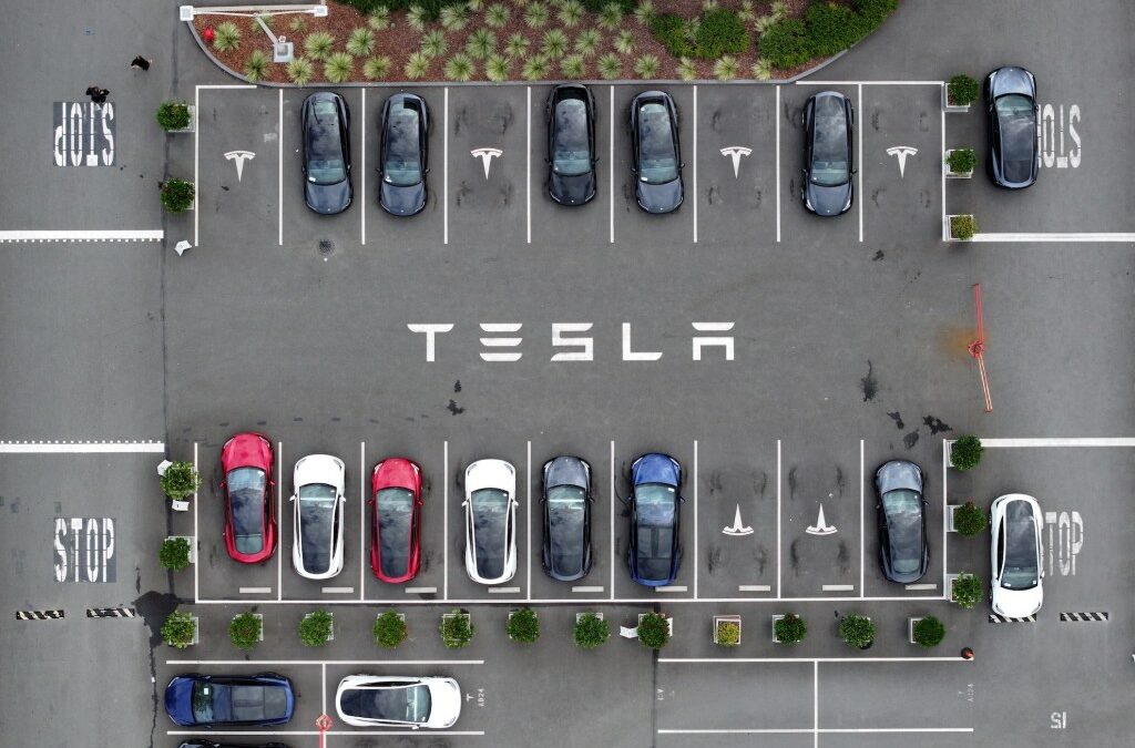 overhead of Tesla parking lot