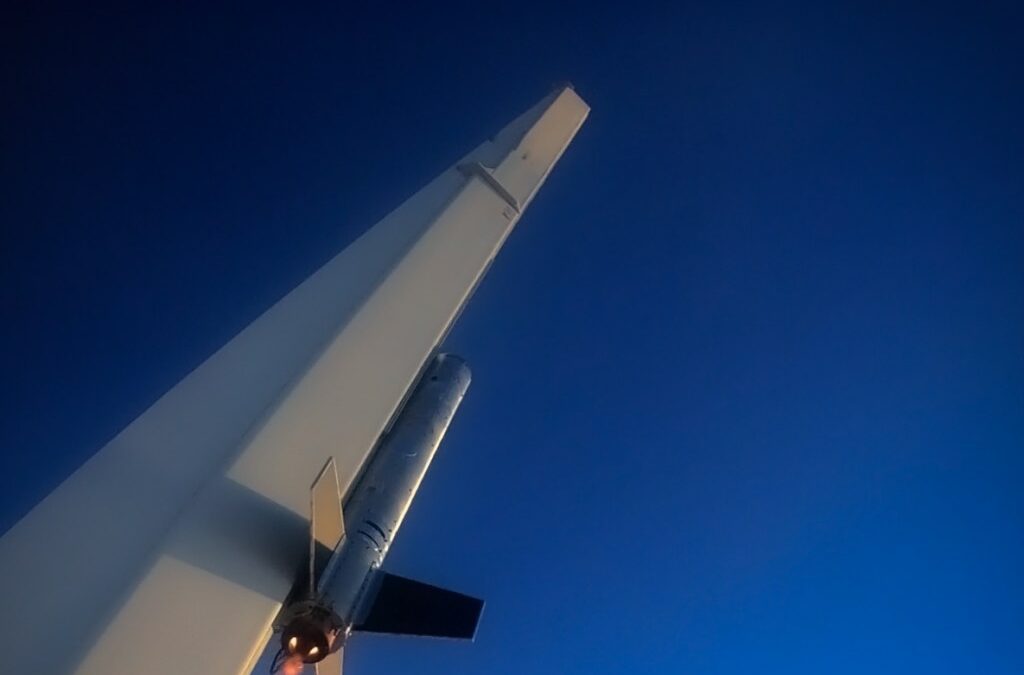 Venus Aerospace's rotating detonation rocket engine (RDRE) powers a rocket in flight.